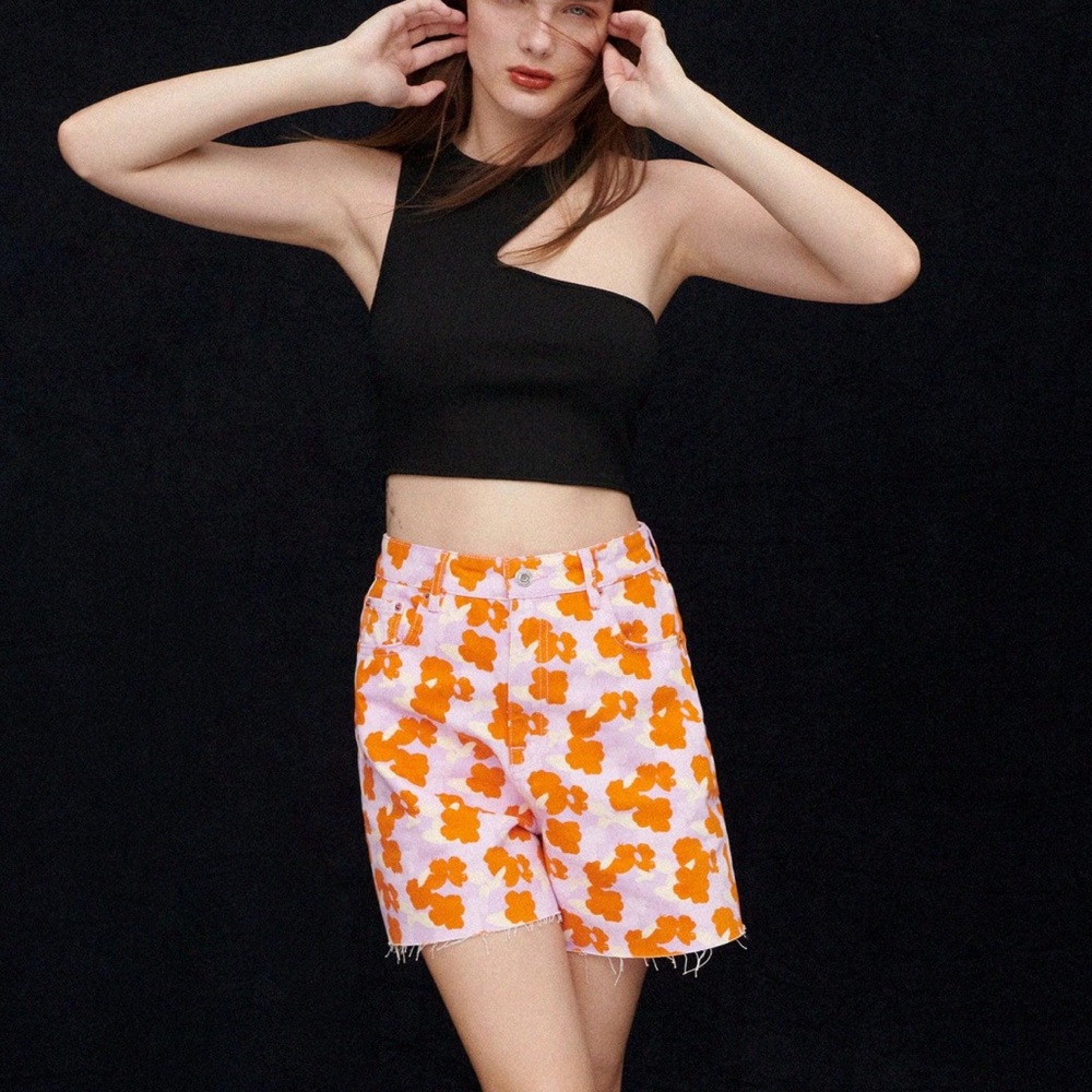 Zara The 90’s Short in Poppy Flower Print Size 8